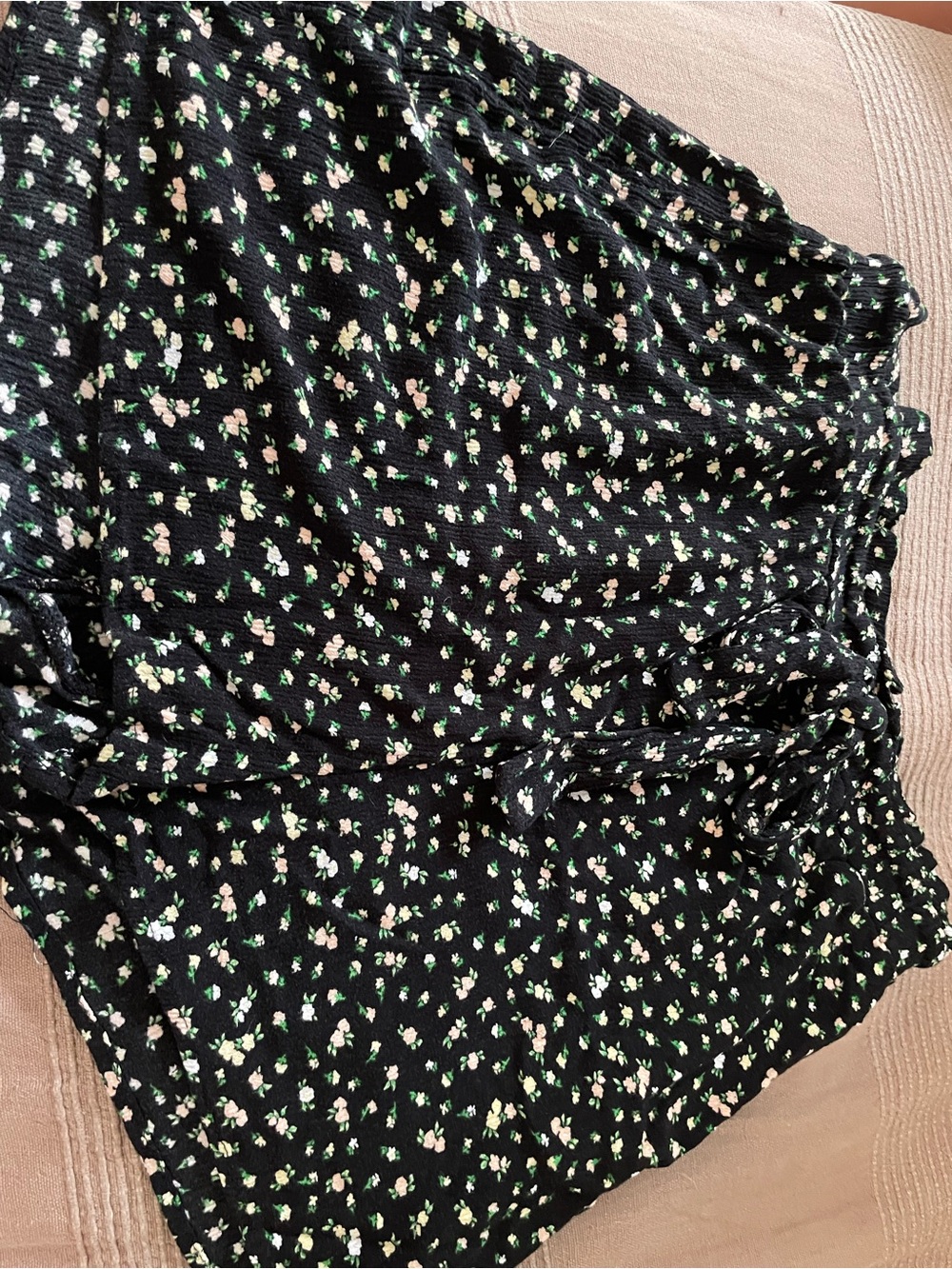 Divided by H&M Black Floral Women Shorts - Picture 4 of 6